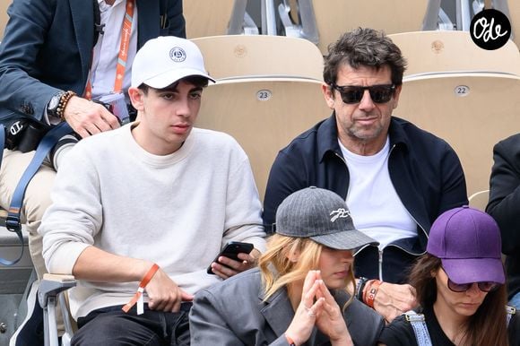 Malgrè les plaintes qui visent son père Patrick Brue, Léon Hesby vient de célébrer une grande victoire. 

Patrick Bruel et son fils Léon assistent au tournoi de Roland-Garros 2024, le 5 juin 2024 à Paris, en France. Photo : © Laurent Zabulon/abacapress.com