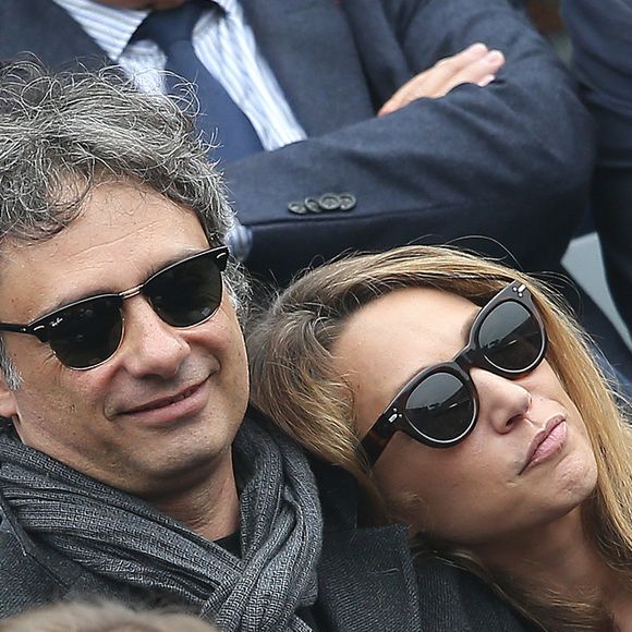 Ce lundi 1er décembre 2025, à l'occasion de cet anniversaire très spécial, Laura Smet n'a pas résisté à partager une photo très tendre d'elle et son époux, lors de leur union.

Laura Smet et son compagnon Raphaël dans les tribunes de la finale Hommes des internationaux de France de Roland Garros à Paris le 5 juin 2016. © Moreau-Jacovides / Bestimage