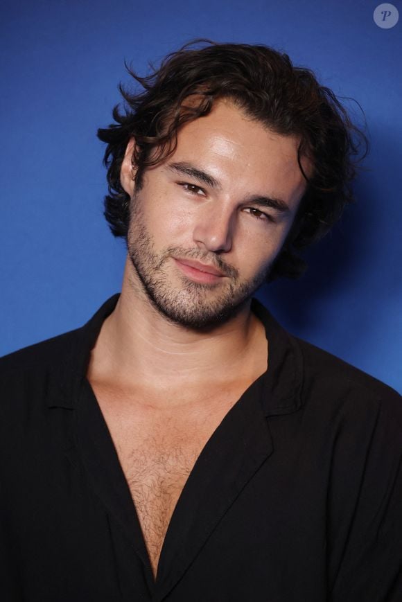 L’artiste, révélé dans Danse avec les Stars, souhaite désormais ralentir son rythme de vie et essayer autre chose. 

Anthony Colette assiste à la première de Tapie à l'UGC Normandie à Paris, France, le 11 septembre 2023. Photo par Jerome Dominé/ABACAPRESS.COM