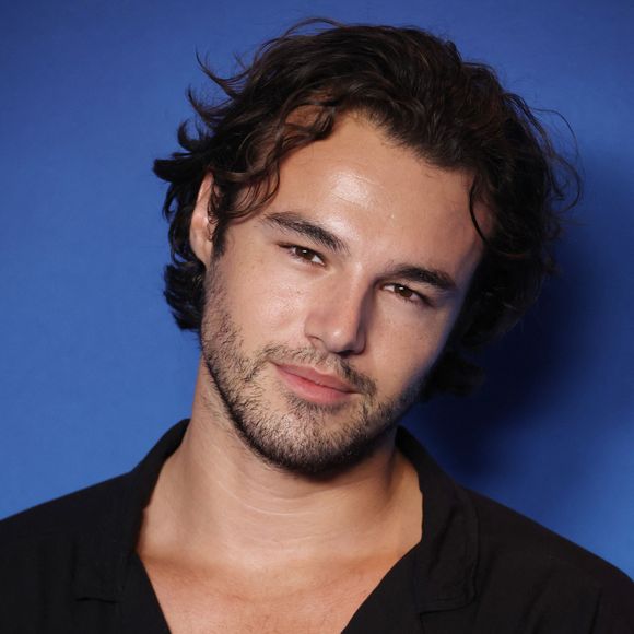 L’artiste, révélé dans Danse avec les Stars, souhaite désormais ralentir son rythme de vie et essayer autre chose. 

Anthony Colette assiste à la première de Tapie à l'UGC Normandie à Paris, France, le 11 septembre 2023. Photo par Jerome Dominé/ABACAPRESS.COM