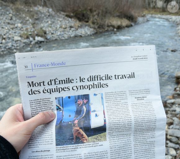 Illustrations au Vernet dans les Alpes-de-Haute-Provence dans le cadre de la disparition du petit Emile en juillet 2023 dont une partie des ossements ont été retrouvés. Le 4 avril 2024. © Romain Doucelin / Bestimage