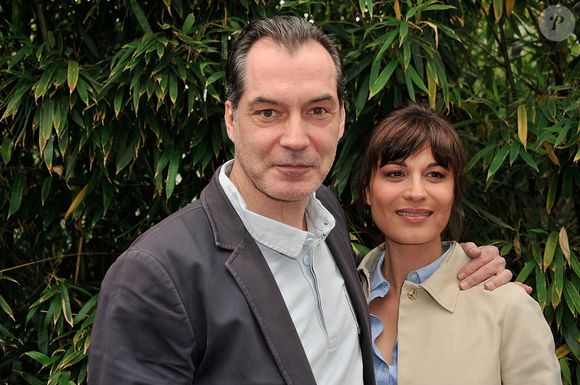Samuel Labarthe et sa femme Helene Medigue - Jour 4 - People aux Internationaux de France de tennis a Roland Garros - Paris le 29/05/2013
Bestimage