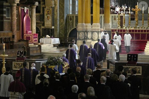 Vue générale de la messe de requiem pour la duchesse de Kent, à la cathédrale de Westminster, dans le centre de Londres. 16 septembre 2025. © PA Photo/ Bestimage