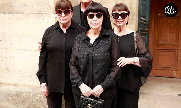 Pour l'occasion, Mireille Mathieu était accompagné de ses deux sœurs : Christiane et Monique Mathieu

Exclusif - Mireille Mathieu avec ses deux soeurs Christiane et Monique Mathieu lors de la cérémonie religieuse pour Olivier Echaudemaison en l'église Saint-Roch à Paris, France, le 7 septembre 2026. © Christophe Aubert/Bestimage