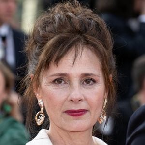 Anouk Grinberg assiste au tapis rouge de Firebrand (Le Jeu De La Reine)" sur le tapis rouge du 76ème festival de Cannes au Palais des Festivals le 21 mai 2023 à Cannes, France. Photo par David Niviere/ABACAPRESS.COM