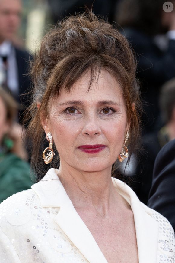 Anouk Grinberg assiste au tapis rouge de Firebrand (Le Jeu De La Reine)" sur le tapis rouge du 76ème festival de Cannes au Palais des Festivals le 21 mai 2023 à Cannes, France. Photo par David Niviere/ABACAPRESS.COM