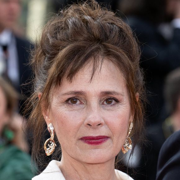 Anouk Grinberg assiste au tapis rouge de Firebrand (Le Jeu De La Reine)" sur le tapis rouge du 76ème festival de Cannes au Palais des Festivals le 21 mai 2023 à Cannes, France. Photo par David Niviere/ABACAPRESS.COM