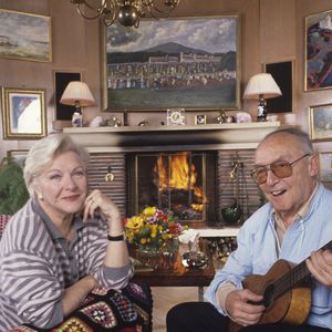 Et elle ne souhaitait pas avoir d'enfant avec lui

En France, à Rueil-Malmaison, rendez-vous avec Line RENAUD et son mari Loulou GASTE à leur domicile. Avril 1989 © Alain Canu via Bestimage