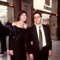 Yvan Attal et Charlotte Gainsbourg : Leur vaste appartement parisien qui correspond aux critères bourgeois bohèmes de la rive gauche