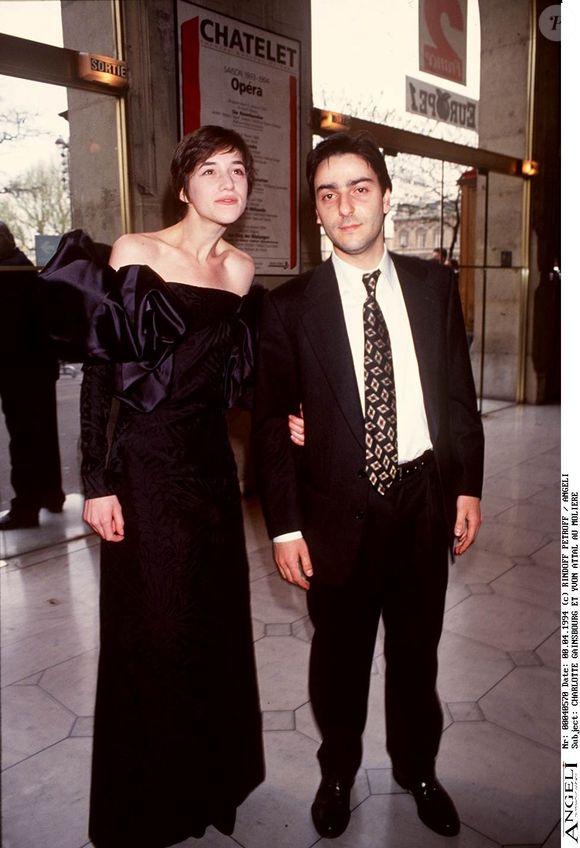 Charlotte Gainsbourg et Yvan Attal ont fondé une famille soudée, composée de trois enfants : Ben, Alice et Jo. 

Archives : Charlotte Gainsbourg et Yvan Attal à la cérémonie des Molières © BERTRAND RINDOFF PETROFF / BESTIMAGE