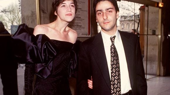 Yvan Attal et Charlotte Gainsbourg : Leur vaste appartement parisien qui correspond aux critères bourgeois bohèmes de la rive gauche