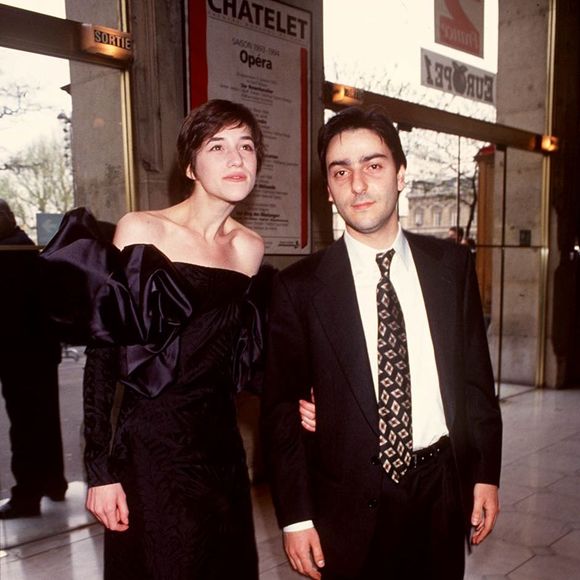 Charlotte Gainsbourg et Yvan Attal ont fondé une famille soudée, composée de trois enfants : Ben, Alice et Jo. 

Archives : Charlotte Gainsbourg et Yvan Attal à la cérémonie des Molières © BERTRAND RINDOFF PETROFF / BESTIMAGE