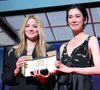 Le verdict du jury du Festival est tombé. 

L'actrice japonaise Tao Okamoto et l'actrice belge Virginie Efira célèbrent après avoir remporté ex-aequo le Prix d'interprétation féminine pour le film "Soudain" lors de la cérémonie de clôture de la 79e édition du Festival de Cannes à Cannes,  Photo par Eliot Blondet/Abaca