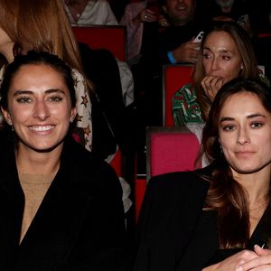 Exclusif - Loup et Liv Delon, les filles de Anthony lors de la soirée hommage Ciné-concert symphonique "Alain Delon, le dernier Samouraï" au palais des congrès à Paris le 8 novembre 2024 le jour de son anniversaire. Pour cette soirée, le chef d'orchestre Vahan Mardirossian a dirigé l'orchestre symphonique de Douai.

© Jacovides / Moreau / Bestimage