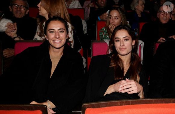Exclusif - Loup et Liv Delon, les filles de Anthony lors de la soirée hommage Ciné-concert symphonique "Alain Delon, le dernier Samouraï" au palais des congrès à Paris le 8 novembre 2024 le jour de son anniversaire. Pour cette soirée, le chef d'orchestre Vahan Mardirossian a dirigé l'orchestre symphonique de Douai.
© Jacovides / Moreau / Bestimage