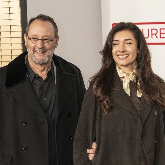 À l'affiche du film culte Les Visiteurs diffusé ce jeudi soir sur TMC, Jean Reno est l'heureux papa de six enfants. 

Jean Reno et sa femme Zofia Reno - Première du film "Lift (En plein vol)" au Lincoln Center à New York. 
Backgrid USA / Bestimage