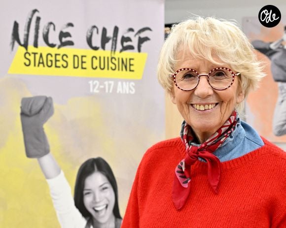 Cependant, l'ancienne acolyte de Cyril Lignac a décidé de quitter l'émission en 2025

Exclusif - Mercotte, la jurée de l'émission "Le Meilleur Pâtissier" sur M6, est venue à Nice, le 26 avril 2024, pour rencontrer les adolescents du stage culinaire « Nice Chef » et superviser leurs réalisations, des biscuits de Savoie façon Mercotte. 
© Bruno Bebert / Bestimage