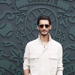 Pierre Niney au photocall du défilé Lacoste "Collection Prêt-à-Porter Automne/Hiver 2025-2026" lors de la Fashion Week de Paris (PFW), le 9 mars 2025

© Christophe Clovis / Bestimage