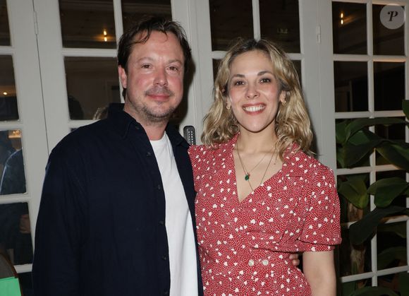 Exclusif - Davy Sardou et Alysson Paradis lors de la générale de la pièce "Amis pour la vie" au théâtre de l'Oeuvre à Paris le 24 avril 2025. La représentation est suivie d'un cocktail.

© Coadic Guirec / Bestimage