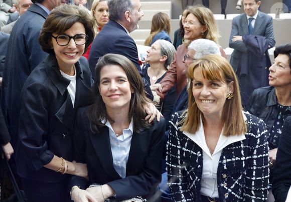 Elle est apparue très souriante aux côtés de Rachida Dati. 

Rachida Dati, Charlotte Casiraghi, guest - Ouverture du Festival du Livre de Paris 2025 au Grand Palais à Paris le 10 avril 2025. Le Maroc est l'invité d'honneur du Festival du Livre de Paris 2025, qui fête son retour au Grand Palais. © Marc Ausset-Lacroix/Bestimage