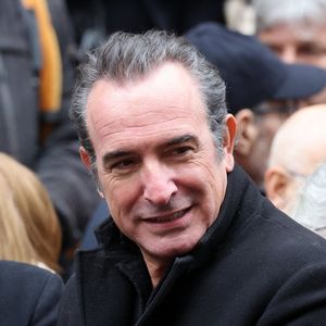 Depuis l'émergence du mouvement MeToo suite de l'affaire Harvey Weinstein, de plus en plus de voix se sont élevées dans l'industrie du 7ème art pour dénoncer tout acte de violence. 

Jean Dujardin - Sorties des obsèques du réalisateur Bertrand Blier en l'église Saint-Roch à Paris. © Dominique Jacovides/Bestimage
