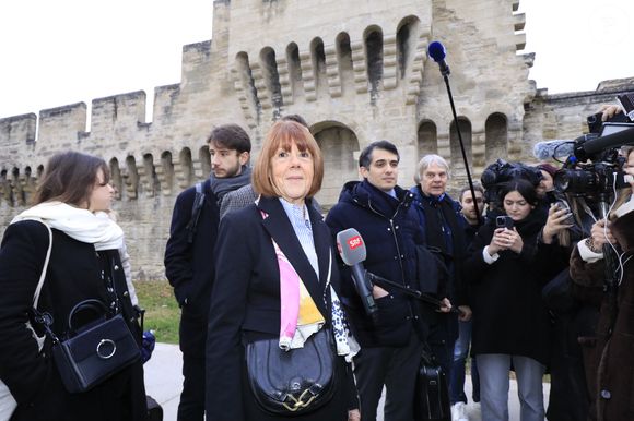 Gisèle Pélicot et son avocat, Stéphane Babonneau à leur arrivée au tribunal d'Avignon. © Franz Chavaroche / Bestimage