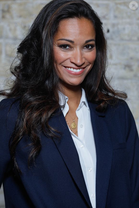 Exclusif - Cindy Fabre (miss France 2005) en prise de vue studio en marge du tournage du clip "Je garde le sourire !" de l'association Laurette Fugain dans les Studios de l'Usine à Paris, France, le 19 septembre 2024. © Christophe Clovis/Bestimage