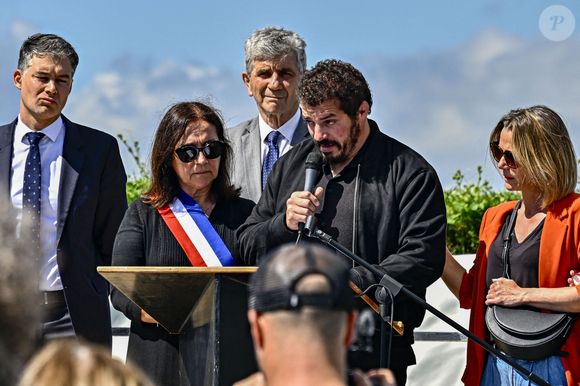 Jalil Narjissi avec sa femme Valérie et leur fille lors de l'inauguration d'un complexe sportif portant le nom de Medhi Narjissi, leur fils décédé lors d'un entrainement de rugby en Afrique du Sud.  Sainte-Colombe-en-Bruilhois, le 25 mai 2025. © Thierry Breton/PsnewZ/Bestimage