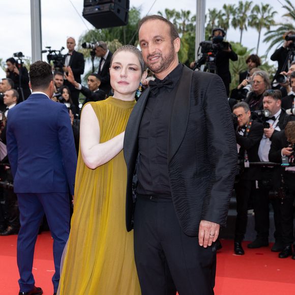 Emilie Dequenne et son mari Michel Ferracci - Montée des marches du film « Le deuxième acte » pour la cérémonie d’ouverture du 77ème Festival International du Film de Cannes, au Palais des Festivals à Cannes.
© Olivier Borde / Bestimage