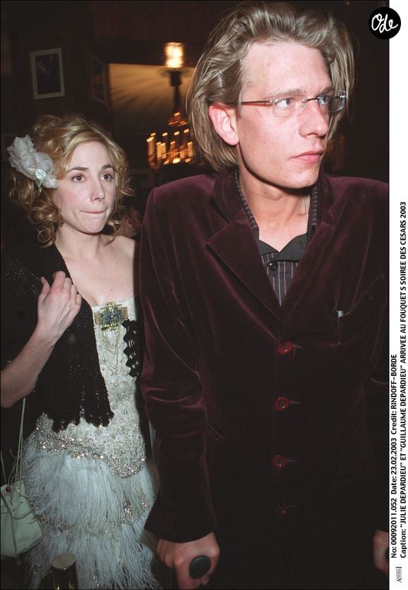 “Guillaume 18 ans déjà. J’espère que tu es bien quelque part” écrit-elle

Archives - Guillaume Depardieu et Julie Depardieu avec leur mèreÉlisabeth au Fouquets en 2003. RINDOFF-BORDE / BESTIMAGE