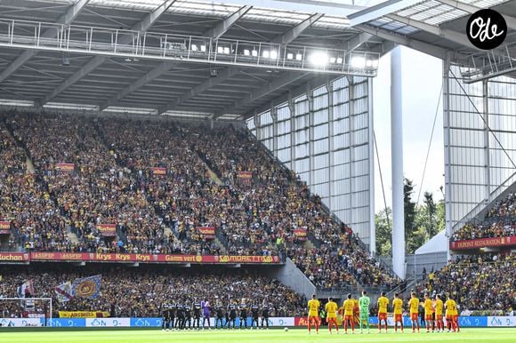 afin de pouvoir terminer sa saison 

Hommage a Eric Roy - Ambiance - Football - Ligue 1 McDonald's - Match entre le RC Lens Vs AJ Auxerre (5-2) au stade Bollaert-Delelis à Lens le 22 août 2026.
© Baptiste Autissier / PsnewZ / Bestimage