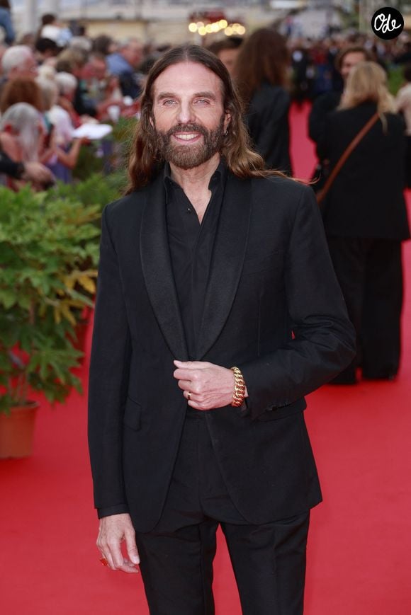 A 55 ans, il est devenu l'homme que les actrices et mannequins s'arrachent pour sublimer leurs cheveux

John Nollet
La 39e édition du festival du film romantique de Cabourg, samedi 14 juin 2025. © Christophe Aubert via Bestimage