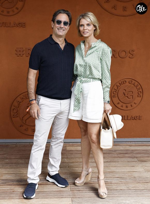 Sylvie Tellier et son mari Laurent Schenten lors des Internationaux de France de tennis de Roland-Garros 2026, à Paris, en France, le 7 juin 2026. © Jacovides-Moreau/Bestimage



Célébrités participant au photocall du village lors des Internationaux de France de tennis de Roland Garros 2026, à Paris, en France, le 7 juin 2026.