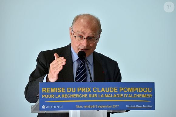 Rétro - Décès de Alain Pompidou scientifique et homme politique français. Il était le fils adoptif de Georges et Claude Pompidou - Exclusif - Alain Pompidou lors de la remise du Prix Claude Pompidou pour la recherche sur la maladie d'Alzheimer à l'institut Claude Pompidou à Nice le 8 septembre 2017. Ce prix est un chèque d'un montant de 100 000 Euros. Cette année, le professeur Buisson a été récompensé pour ses travaux. © Bruno Bebert / LMS / Bestimage