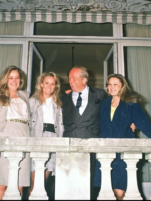 "La vente est bien avancée" : Le clan Le Pen se sépare du manoir de Montretout, estimé à plusieurs millions d'euros