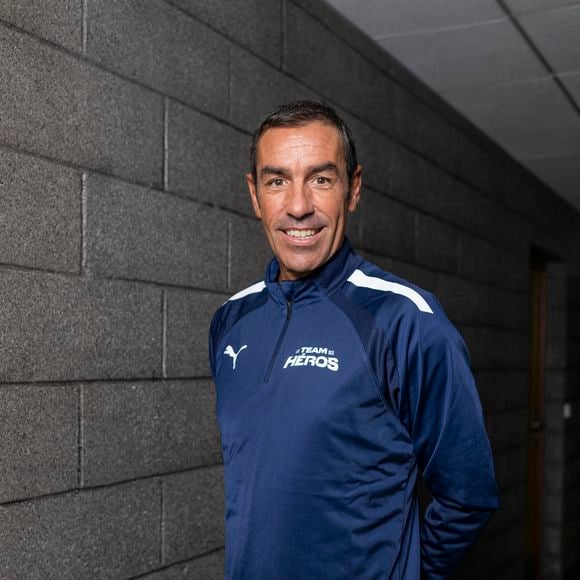 Exclusif - Robert Pires - Exclusif - Match de rentrée de la Team des Héros à Vesoul au profit des associations "Le Sourire d’Elias" et "Nous Aussi" le 8 septembre 2024. La Team des «  Héros », composée d’anciennes stars du football et d’influenceurs, a rencontré, hier au stade René-Hologne à Vesoul, une équipe du Racing club Vesoul pour soutenir Elias, un enfant malade. Ce match caritatif devant 1 500 spectateurs s’est soldé par une victoire (5-4) des « Héros. » © Pierre Perusseau/Bestimage