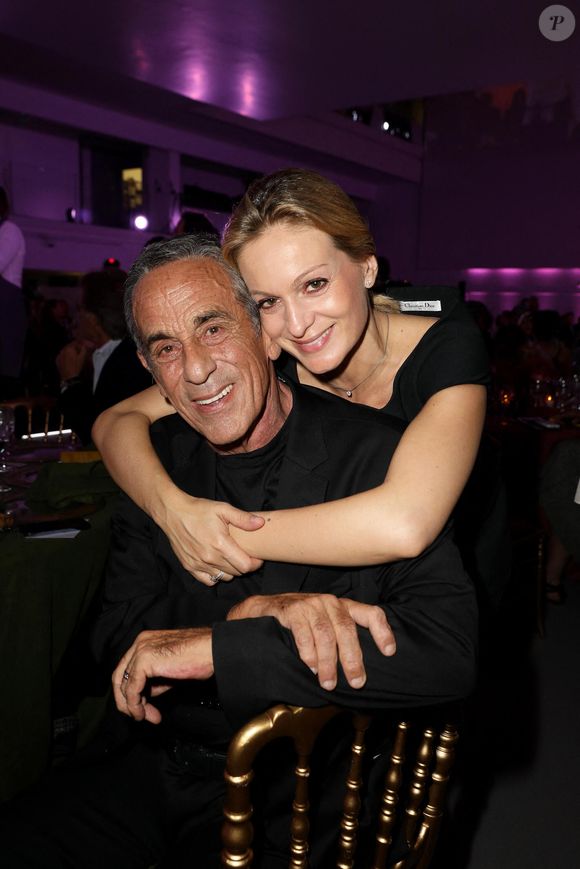 Exclusif - Thierry Ardisson et sa femme Audrey Crespo-Mara - 4ème édition de la soirée "Heroes for Imagine", une grande vente aux enchères d’oeuvres d'art, 24 boulevard du Montparnasse dans le 15ème arrondissement de Paris, France, le 12 septembre 2022. 

© Dominique Jacovides/Bestimage