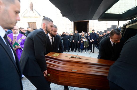 Le cercueil du défunt - Obsèques du chef Clément Bruno en la collégiale Saint-Martin de Lorgues, France, le 3 février 2025. © Alain Brun-Jacob/Bestimage