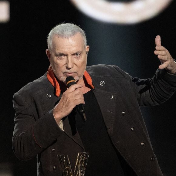 Avec son nouvel album Rite cruel, Bernard Lavilliers poursuit son engagement et son regard critique sur le monde.

Bernard Lavilliers reçoit un prix d'honneur spécial lors de la 39e cérémonie des Victoires de la Musique à la Seine Musicale, le 9 février 2024 à Boulogne-Billancourt, en France. Photo de David NIVIERE/ABACAPRESS.COM