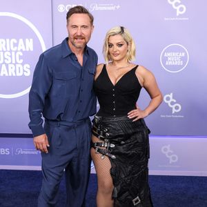 Las Vegas, NV  52e cérémonie des American Music Awards, qui s'est tenue à la MGM Grand Garden Arena le 25 mai 2026 à Paradise, Las Vegas, Nevada, États-Unis
Sur la photo : David Guetta, Bebe Rexha