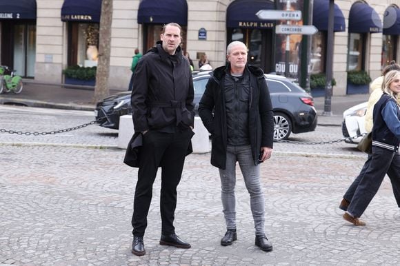 Stephen Brun et Emmanuel Petit arrivent à la cérémonie d'enterrement de Rolland Courbis à l'église de la Madeleine à Paris, France, le 14 janvier 2026. Rolland Courbis, ancien footballeur français, entraîneur et commentateur médiatique au franc-parler, est décédé à l'âge de 72 ans. Photo par Jerome Domine/ABACAPRESS.COM