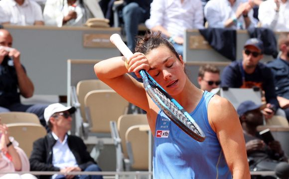 La française Loïs Boisson bat l'américaine Pegula (3-6, 6-4, 6-4), au 4ème tour des internationaux de France de Tennis de Roland Garros 2025 (Jour 9), à Paris, France, le 2 juin 2025. Boisson a renversé la situation face à l’Américaine Pegula, numéro trois mondiale, pour s’offrir la plus belle victoire de sa carrière (3-6, 6-4, 6-4) et se hisser en quarts de finale de Roland-Garros. © Jacovides-Moreau/Bestimage