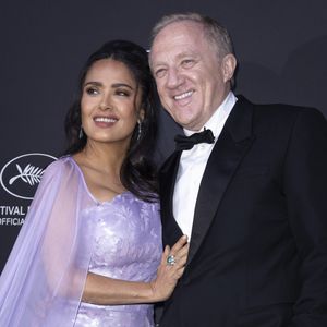 Naturellement, le couple a mis les petits plats dans les grands pour marquer le coup.

Salma Hayek et son mari François-Henri Pinault - Photocall du dîner "Women in Motion" par le groupe Kering, Place de la Castre, lors du 77ème Festival International du Film de Cannes le 19 mai 2024. © Olivier Borde/Bestimage