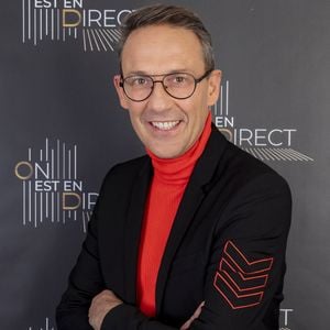 Julien Courbet (RTL) en backstage de l'enregistrement de l'émission "On Est En Direct" (OEED), Spéciale 100 ans de la radio, présentée par L.Ruquier, diffusée sur France 2 le 8 mai
© Jack Tribeca / Bestimage
