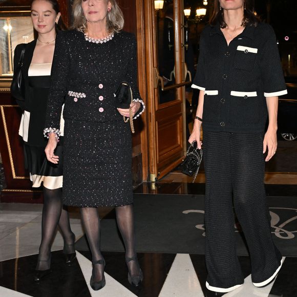 La princesse Alexandra de Hanovre, la princesse Caroline de Hanovre (La princesse a troqué sa chevelure argenté contre un blond cendré), Charlotte Casiraghi lors de la cérémonie de proclamation de l'édition 2024 des Prix de la Fondation Prince Pierre à l'opéra Garnier à Monaco, le 8 octobre 2024. 
La princesse Caroline de Hanovre (La princesse a troqué sa chevelure argenté contre un blond cendré) était accompagnée par ses deux filles, Alexandra de Hanovre et Charlotte Casiraghi. 
Le palmarès 2024 est pour la littérature : le Prix Littéraire à Mathieu Belezi, pour l’ensemble de son œuvre, la Bourse de la Découverte à Mokhtar Amoudi pour son premier roman "Les conditions de la idéales" et le coup de coeur des lycéens, à Cécile Tlili pour son premier roman "Un simple diner". Pour la musique : le coup de coeur des jeunes mélomanes va à Paul Novak, pour son oeuvre Prims and Mirrords, prix de composition musicale à Hans Abrahamsen pour l'ensemble de son oeuvre, et pour la philosophie : le Prix de la Principauté, en partenariat avec les Rencontres Philosophiques de Monaco et la Fondation Prince Pierre va à Souleymane Bachir Diagne pour l'ensemble de son oeuvre

© Bruno Bebert / Bestimage