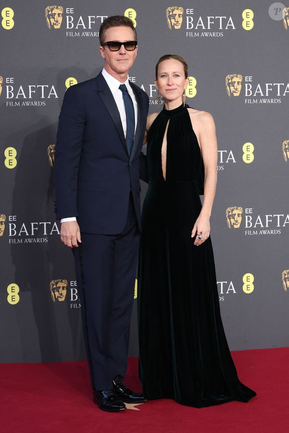 Edward Norton, Shauna Roberts - Photocall de la 78ème cérémonie des British Academy Film Awards (EE BAFTA) au Royal Albert Hall à Londres, le 16 février 2025.
©Mirrorpix / Bestimage