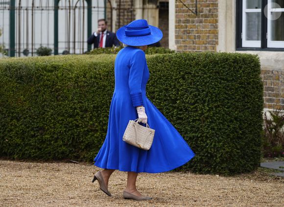 Camilla Parker Bowles dans les jardins du château de Windsor. © PA Photo/ Bestimage