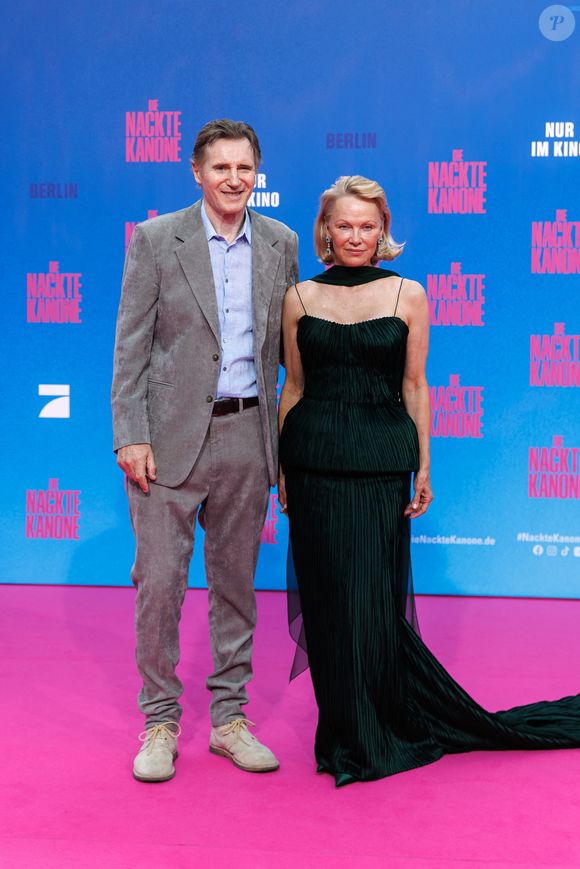Liam Neeson et Pamela Anderson - Première du film "Naked Gun" à Berlin, le 24 juillet 2025. (Action Press / Bestimage).