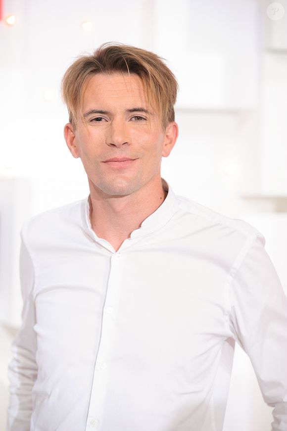 Exclusif - Yoann Offredo - Enregistrement de l'émission "Vivement dimanche" au Studio Gabriel à Paris, présentée par M.Drucker et diffusée le 23 juin sur France 3
© Guillaume Gaffiot / Bestimage