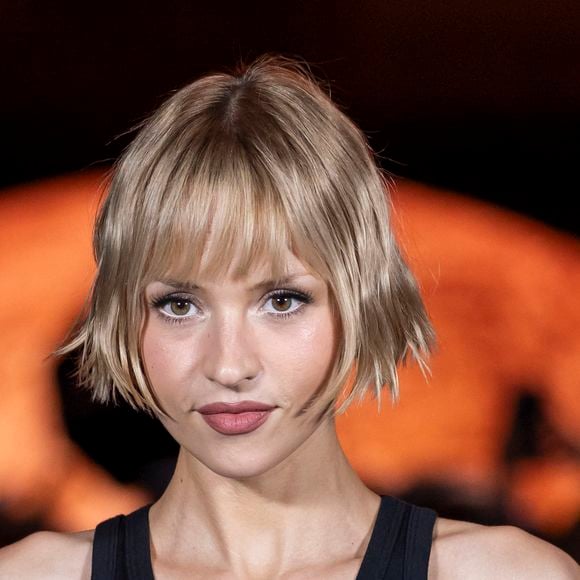 Angele souffre d'un trouble de l'audition peu compatible avec son métier.

Angele - Photo Call du Défilé de mode Chanel Collection Printemps-Été 2026 dans le cadre de la Fashion Week de Paris, France.
 
© Olivier Borde / Bestimage